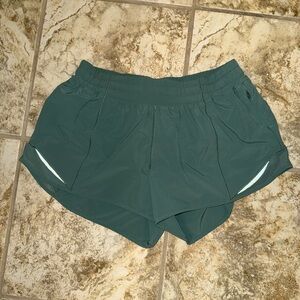 Lululemon Hotty Hot Women's Green Athletic Shorts — 8 Tall